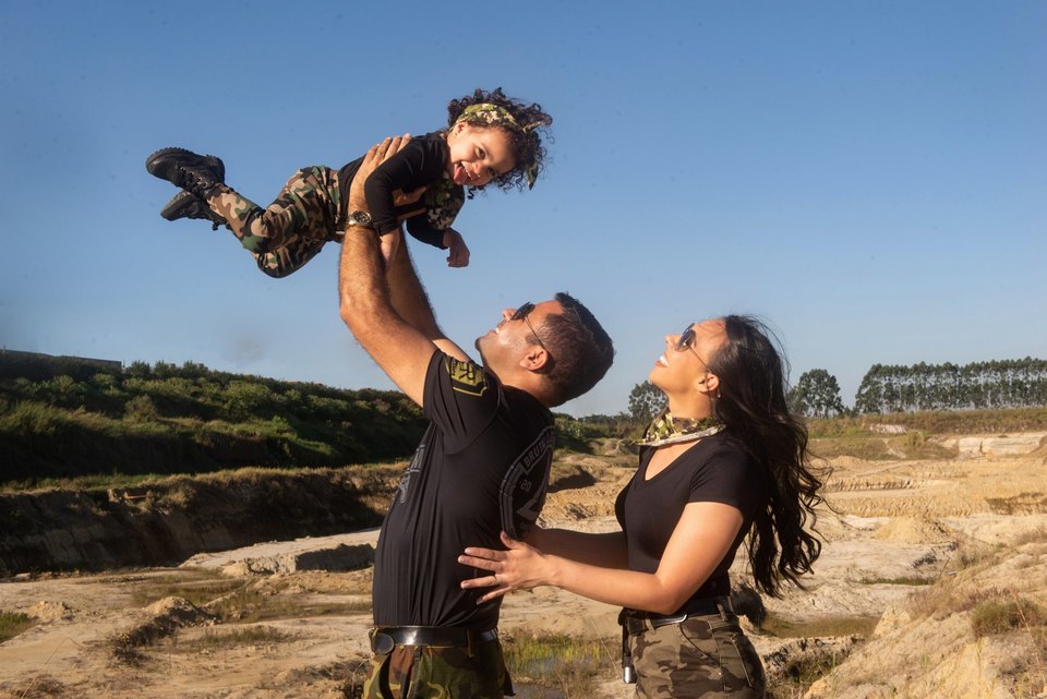 Ensaio apaixonante de casal em família....