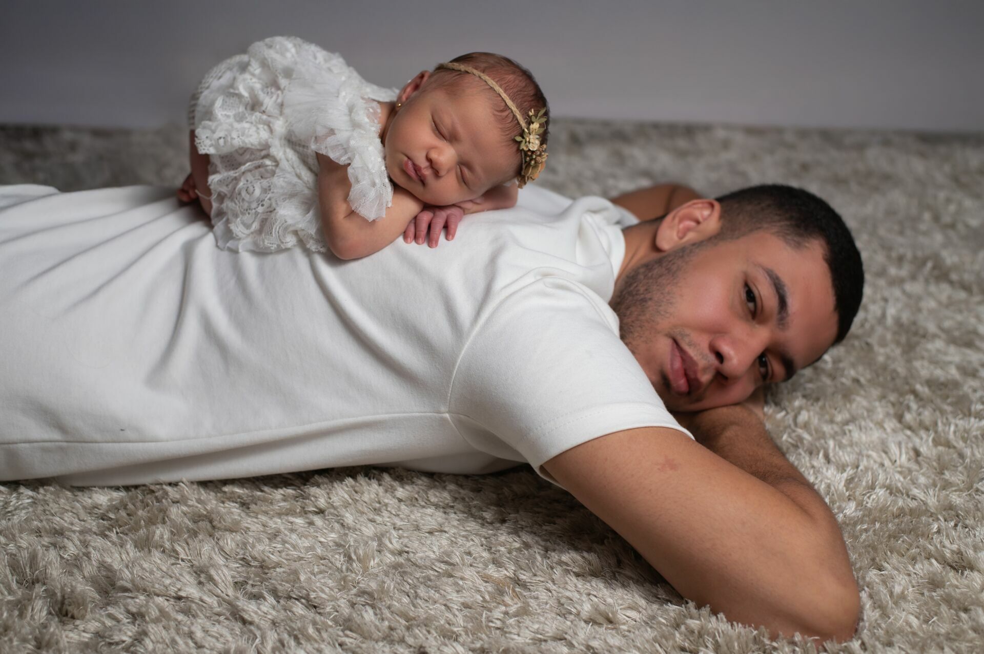 Foto Newborn tradicional ou lifestyle: qual combina mais com sua família? - Imagem 3